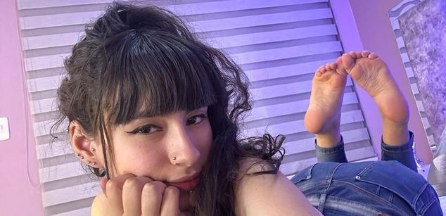 Model - Alynn_Bri sensual