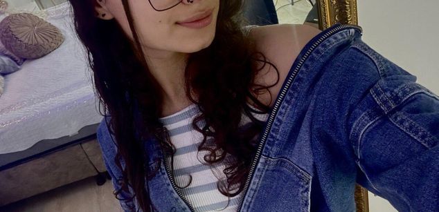 Model - Alynn_Bri sensual