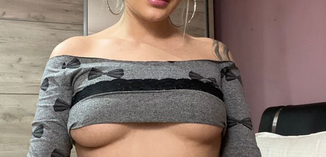 Model - FoxySerena bigboobs