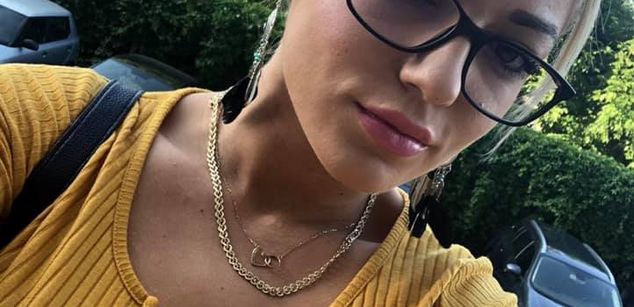 Model - FoxySerena bigboobs