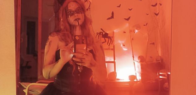 Model - ChristineGray feet