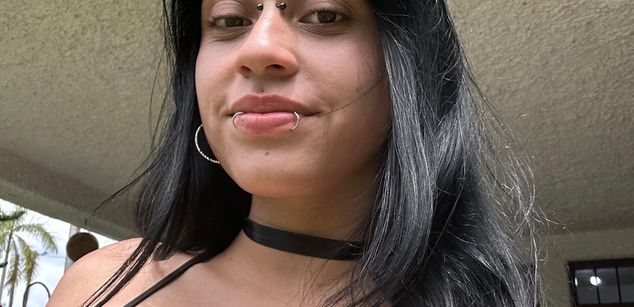 Model - Katzze colombiana