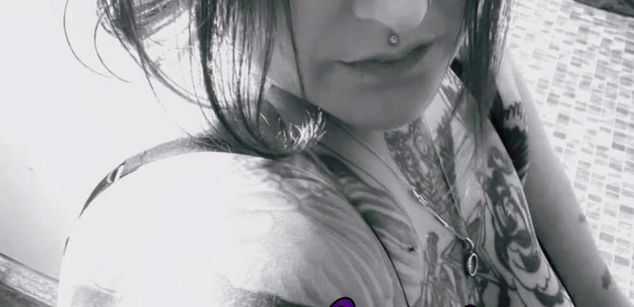 Model - River Moon bigass