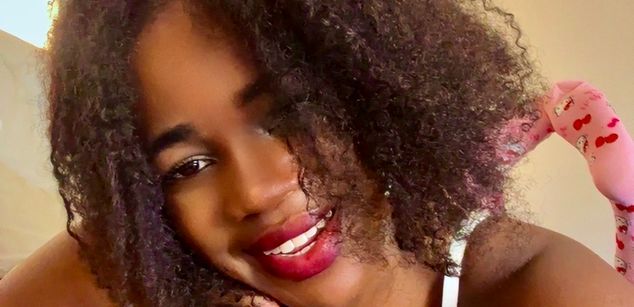 Model - EbonySalmie mistress