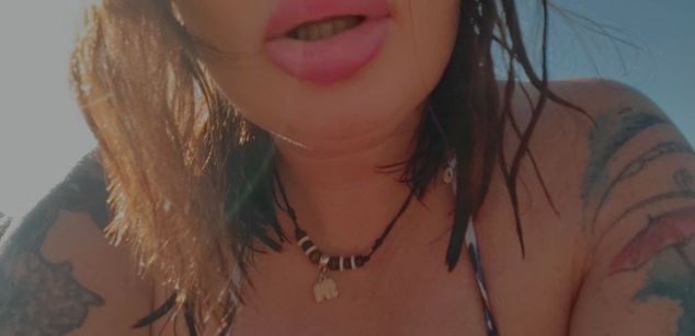 Model - EllieOz bigass