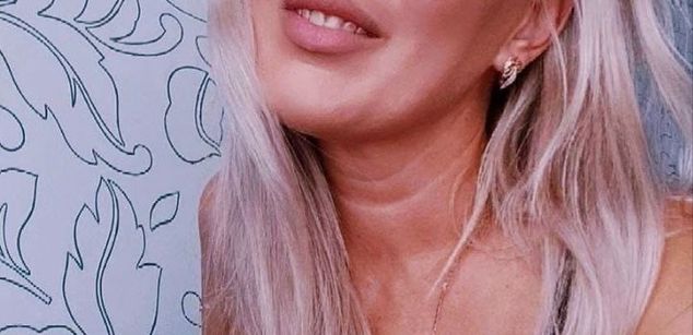 Model - Eva_Blondy_ Dance