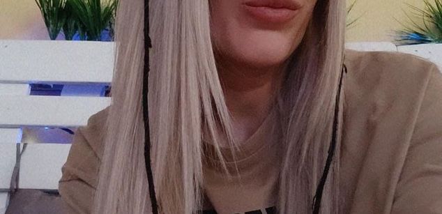 Model - Eva_Blondy_ Dance