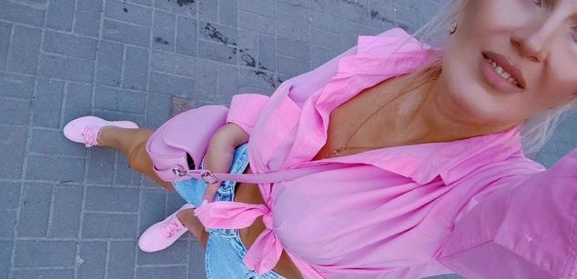 Model - Eva_Blondy_ Dance