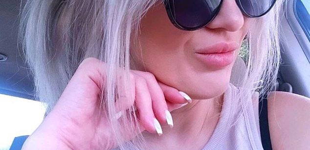 Model - Eva_Blondy_ Dance