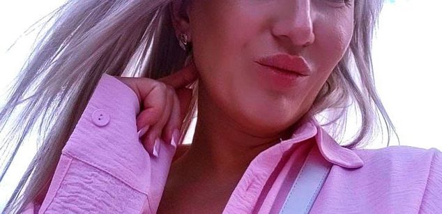 Model - Eva_Blondy_ Dance