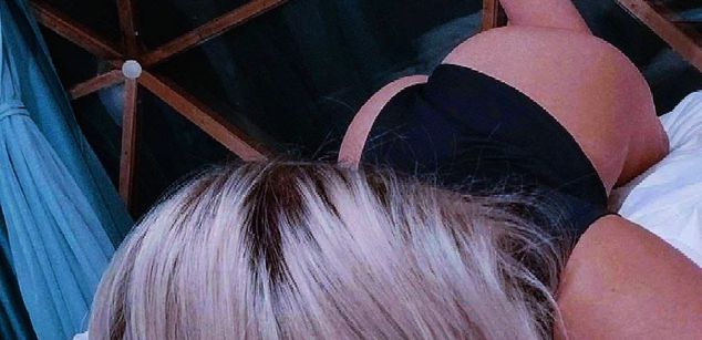 Model - Eva_Blondy_ Dance