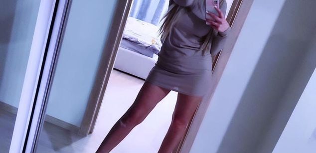 Model - Eva_Blondy_ Dance