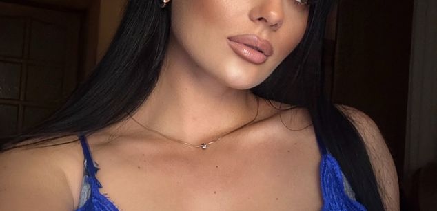 Model - HumbleBrunette prettyhottie