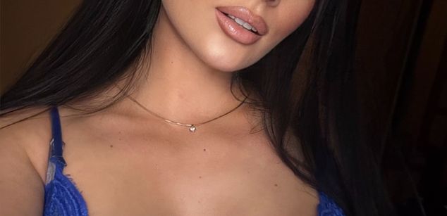 Model - HumbleBrunette prettyhottie