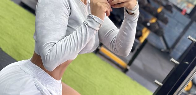 Model - Sophia Karson squirt