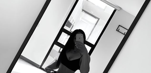 Model - Sophia Karson squirt