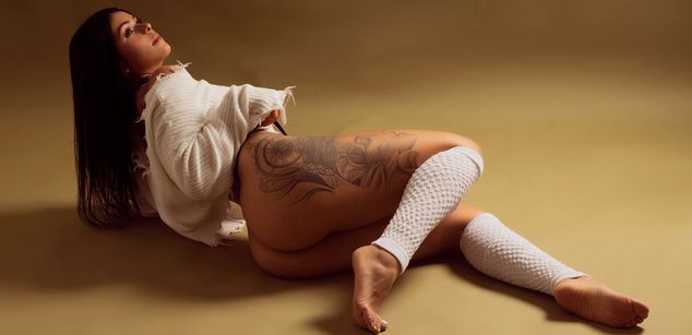 Model - Sophia Karson squirt