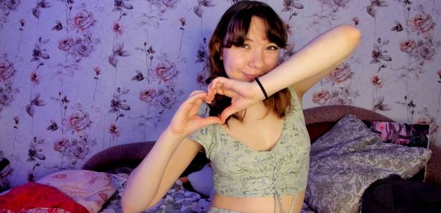 Model - Rin striptease