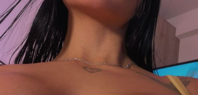 Model - Sophia Karson squirt