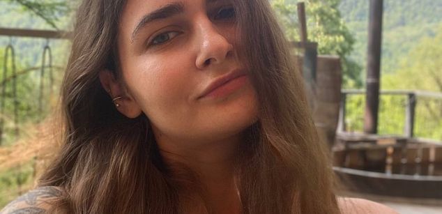 Model - NaomiLisss slim