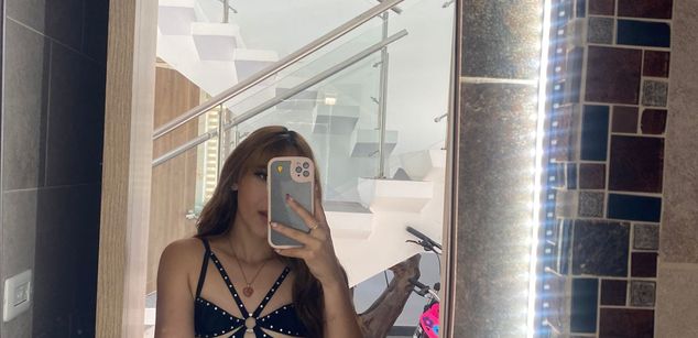 Model - Mia Jacson feet