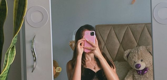 Model - Mia Jacson feet