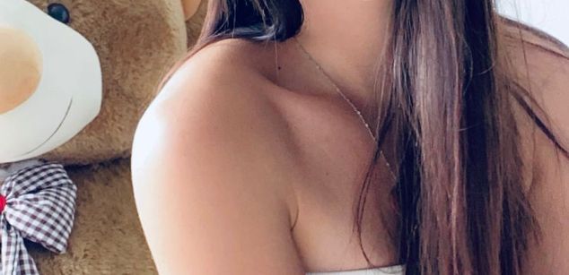 Model - Mia Jacson feet