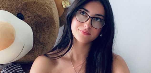 Model - Mia Jacson feet