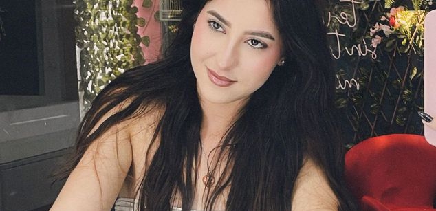 Model - Mia Jacson feet