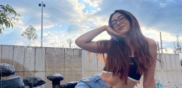 Model - Mia Jacson feet