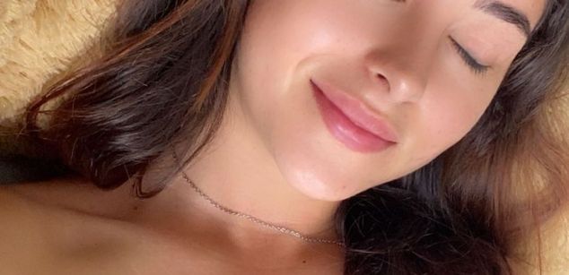 Model - Mia Jacson feet