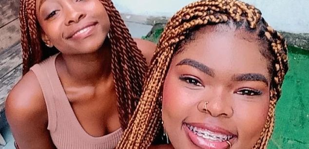 Model - AdelynYasmin squirting