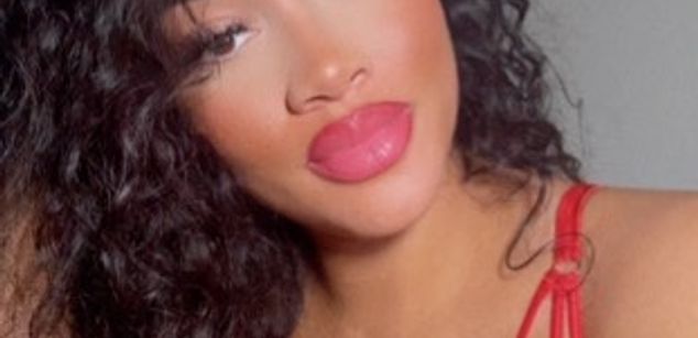 Model - Lana Banana British