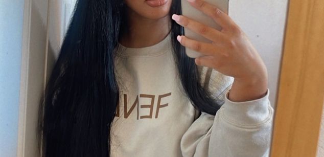 Model - Lana Banana British