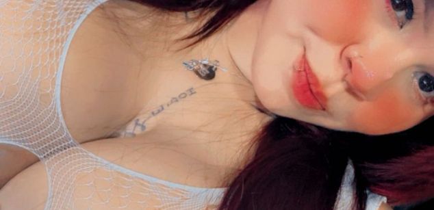 Model - Quinn bignipples