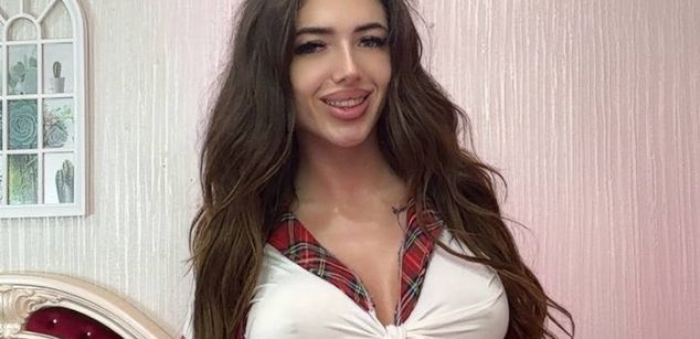 Model - StacyLush squirt