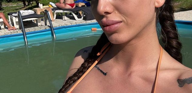 Model - StacyLush squirt