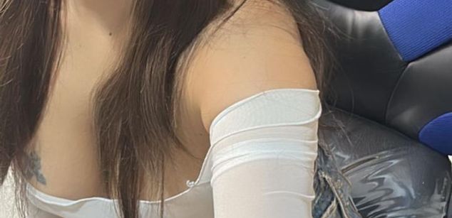 Model - Rhania sucio