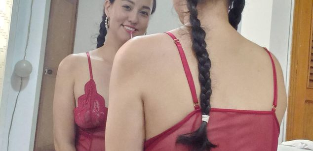 Model - Shirley messy