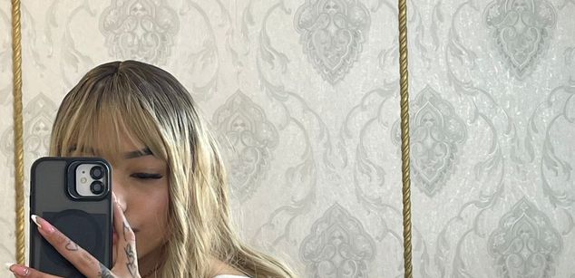 Model - Cata Stones latina