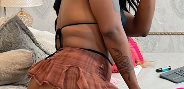 Model - SalomeRestrepo bdsm