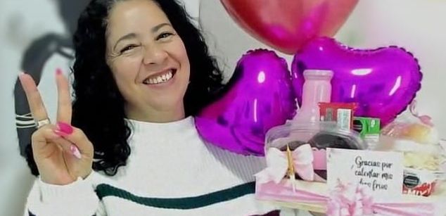 Model - AdeleSmithh heels