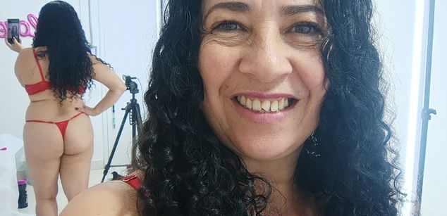 Model - AdeleSmithh heels