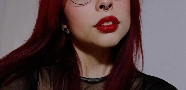 Model - VioletBrook latina