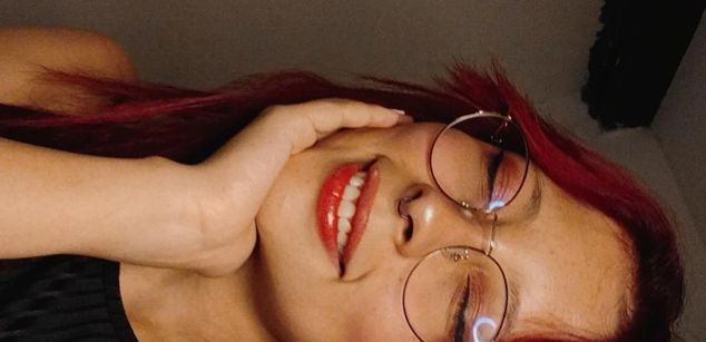 Model - VioletBrook latina