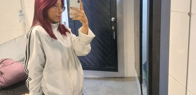 Model - VioletBrook latina