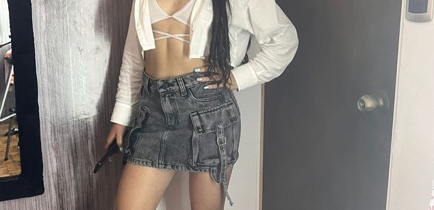 Model - Athziry G petite