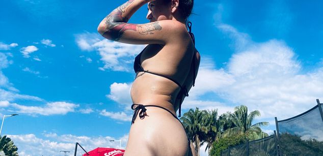 Model - Athziry G petite