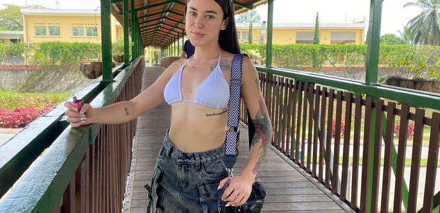 Model - Athziry G petite