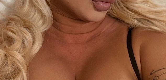 Model - Luxuriaa Blonde